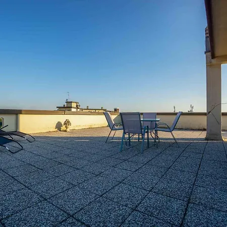 Attico Di 300 Mq 6 5 Bagni, Ampio Terrazzo